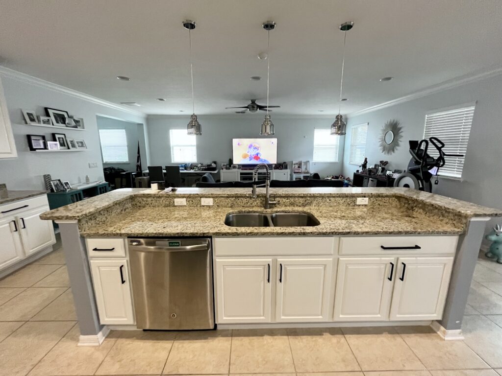 how to update old kitchen cabinets without replacing them